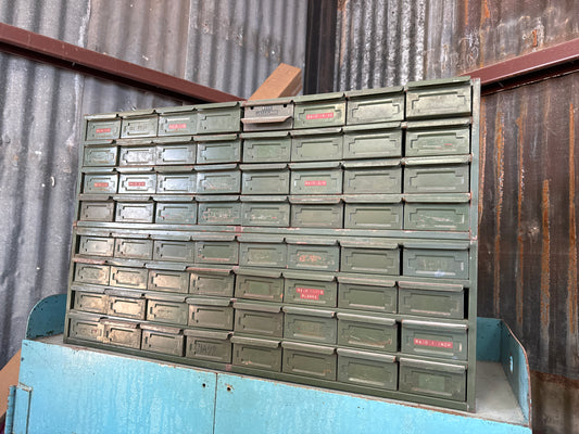 Metal storage unit with drawers