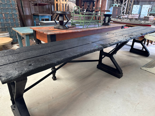 Long wooden table - black