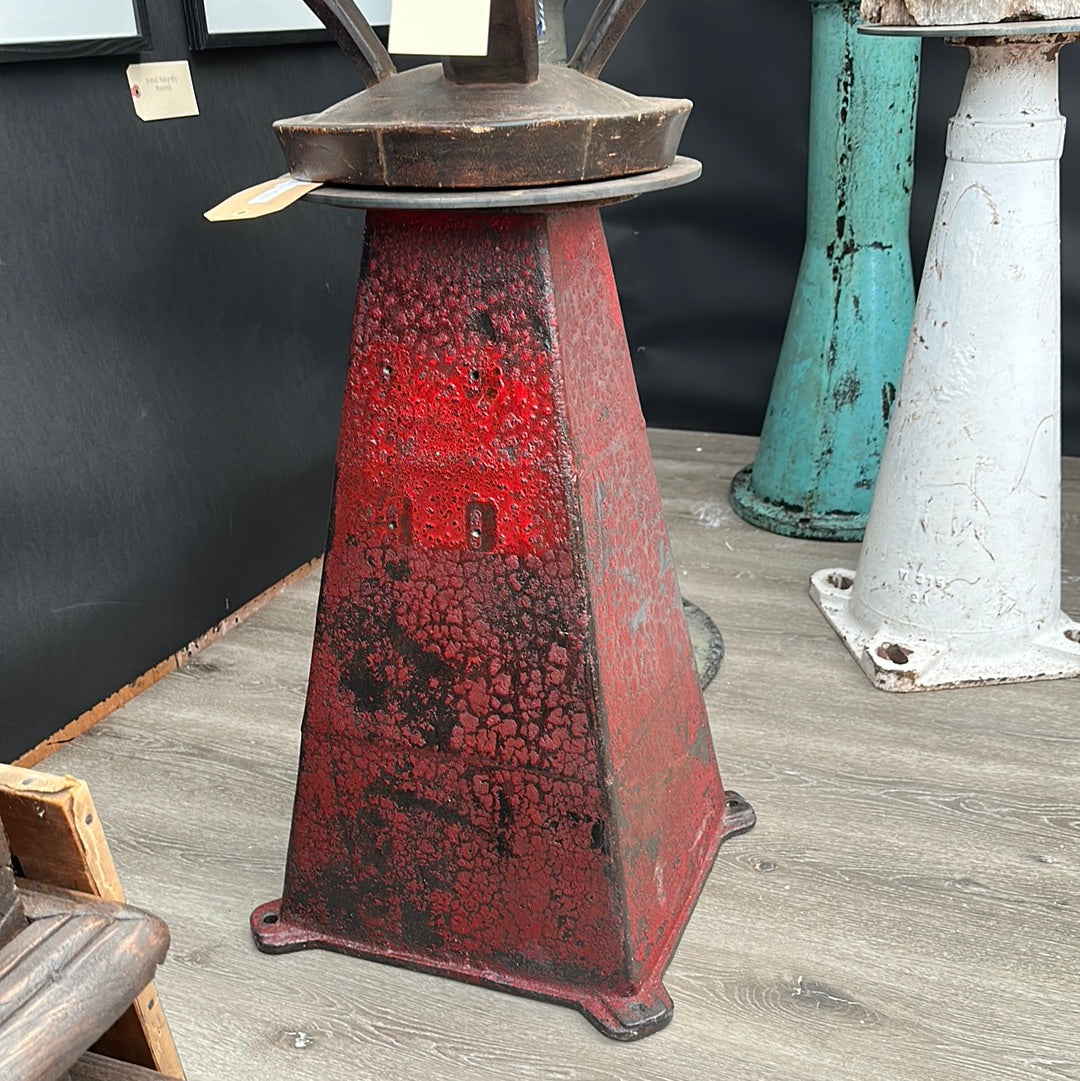 Steel pedestal - red square