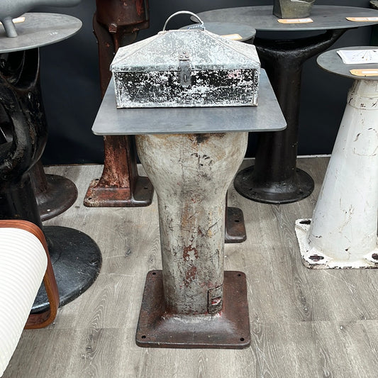 Steel pedestal - silver (Square top)