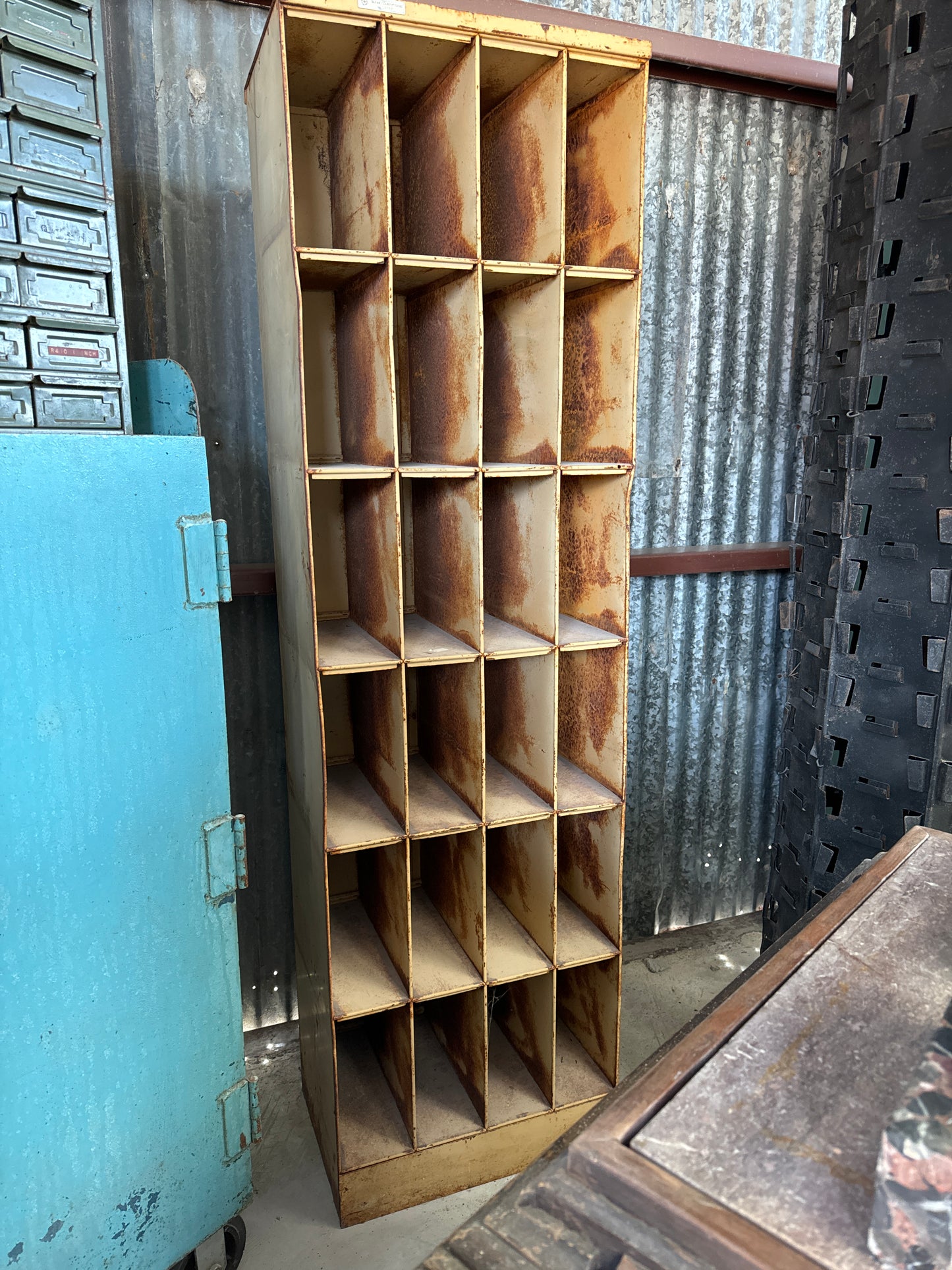 Steel shelving unit